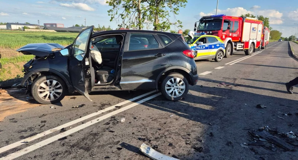 Zakroczym. Zderzenie Volkswagena i Renault na Doranta. Trzy osoby trafiły do szpitala