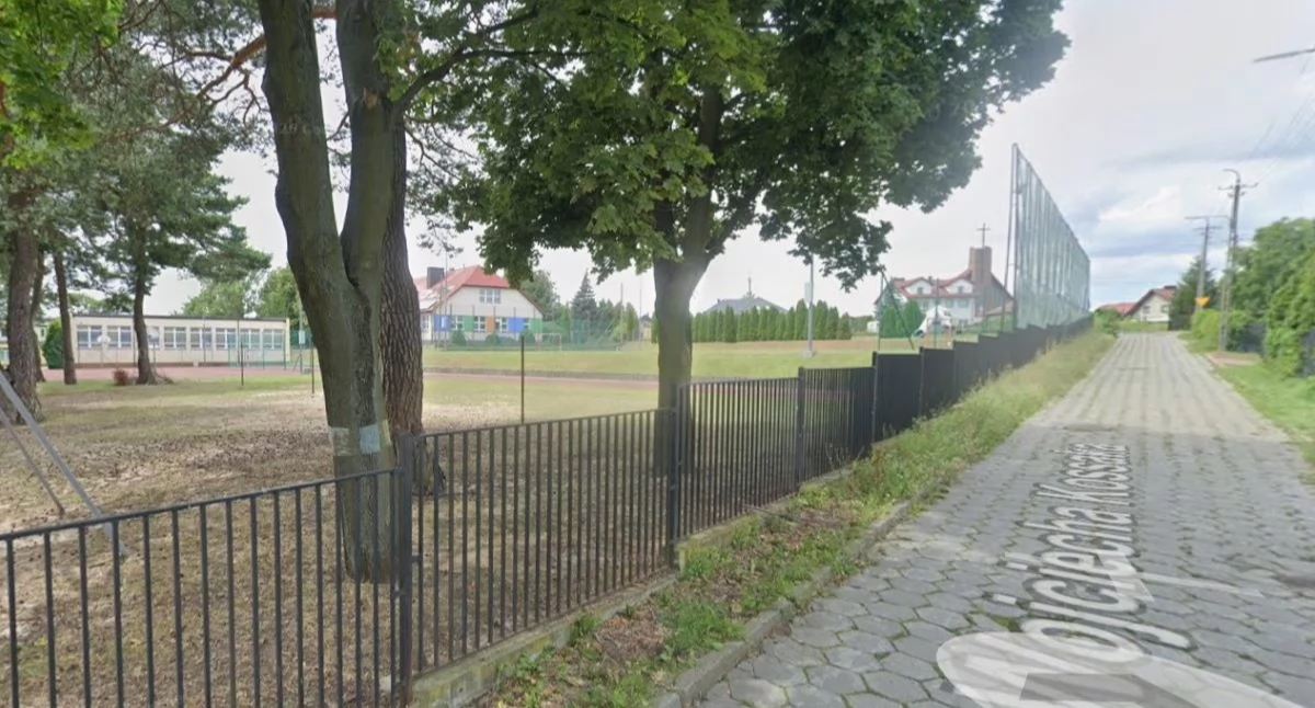 Nowy Dwór Mazowiecki. Nowy plac zabaw dla dzieci przy „trójce” na rogu Kopernika i Kossaka. Będzie bezpieczniej i nowocześniej