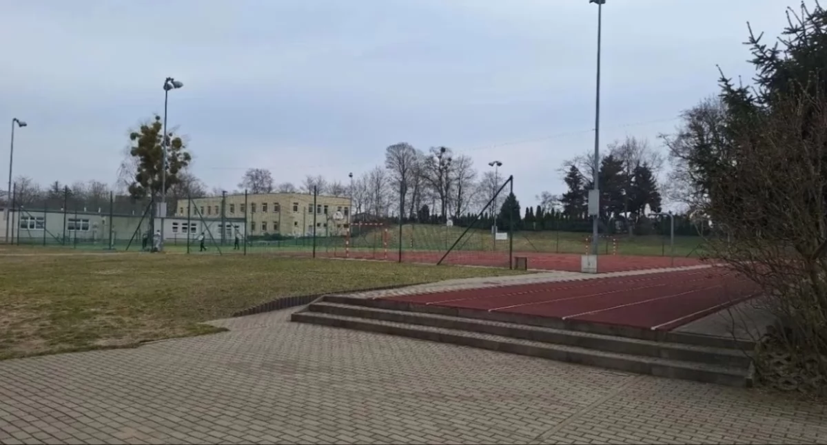 Nowy Dwór Mazowiecki. Orlik 2025 przy SP nr 1: stare boiska znikną, powstanie nowy kompleks za miliony