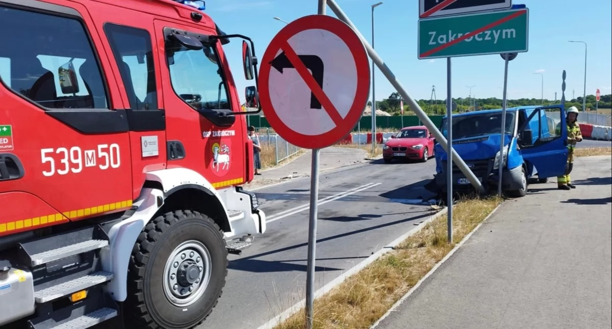 Zakroczym. Samochód stanął w płomieniach na trasie S7. Kierowca miał ogromne szczęście