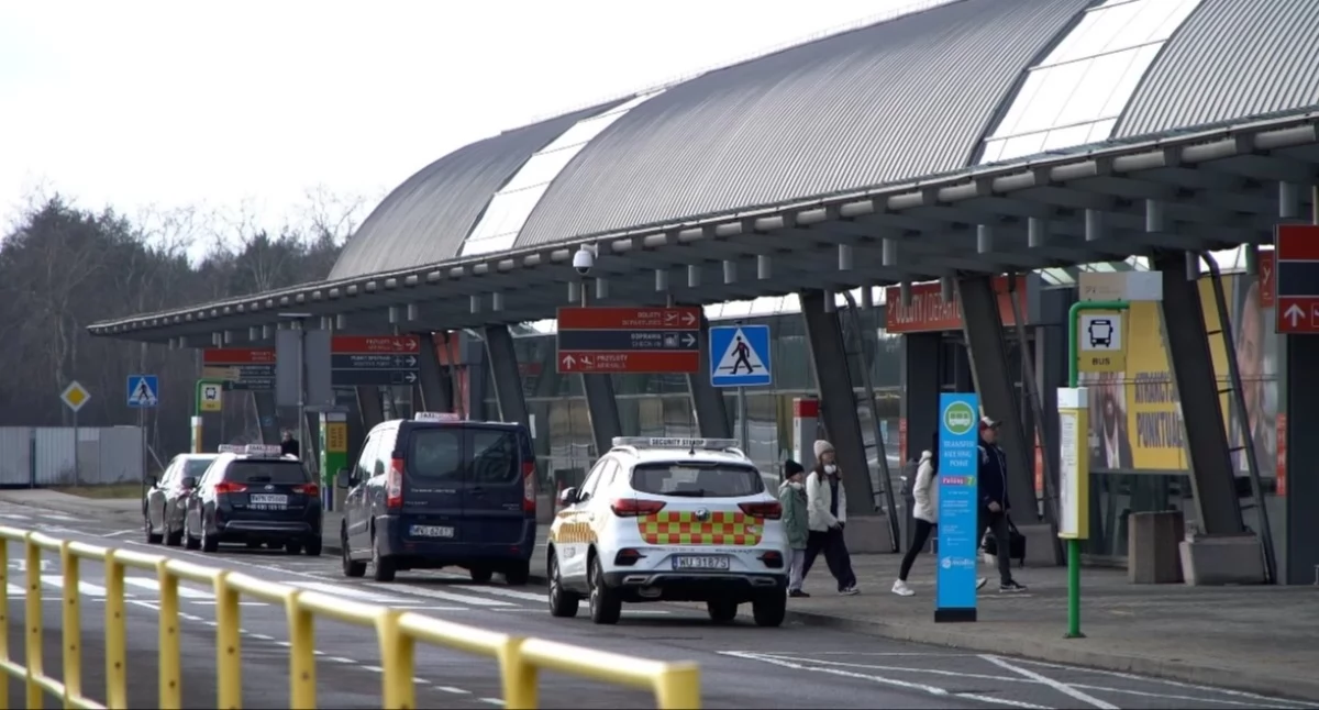 Nowy Dwór Mazowiecki. Kolejne rekordy na Lotnisku w Modlinie pobite. Jednego dnia obsłużono ponad 16 tys. pasażerów!