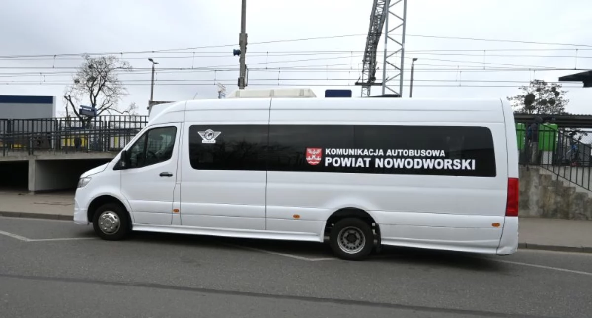 Powiat. Starostwo Powiatowe uruchomiło system informacji pasażerskiej dostępny w aplikacja Time4BUS