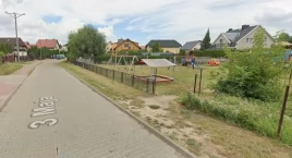 Nowy Dwór Mazowiecki. Rusza budowa ogrodzenia wokół placu zabaw dla dzieci przy 3-go Maja