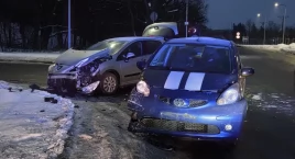 Nowy Dwór Mazowiecki. Zderzenie Peugeota i Toyoty na&hellip;