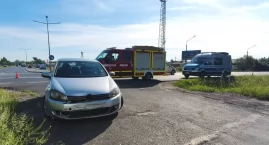 Nowy Dwór Mazowiecki. Zderzenie auta osobowego i motocyklisty na skrzyżowaniu DK 62 i DK 85. Interweniują służby ratownicze (aktualizacja)