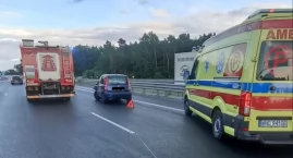 Czosnów. Zderzenie Fiata i Mercedesa na trasie S7. Jedna osoba trafiła do szpitala
