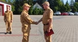 Strażak z Komendy Powiatowej PSP w Nowym Dworze Mazowieckim, który uratował tonącą dziewczynkę w czasie wolnym od służby wyróżniony za bohaterską postawę