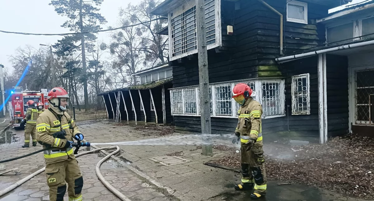 Bezdomny podpalił zabytkowy budynek na Hipodromie. Złapała go policja