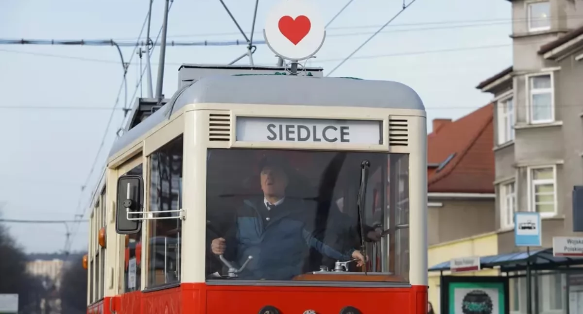 Walentynkowy tramwaj wyrusza na tory! Sprawdź rozkład jazdy