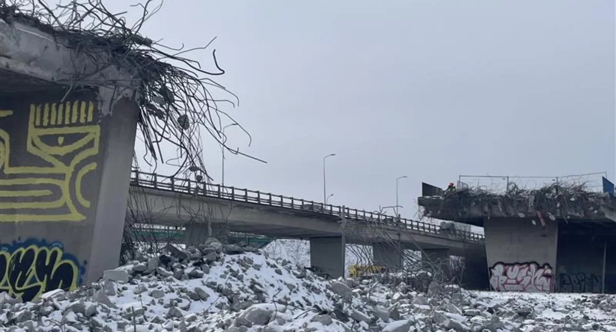 Trwa burzenie estakady na Elbląskiej. Utrudnienia potrwają maksymalnie tydzień