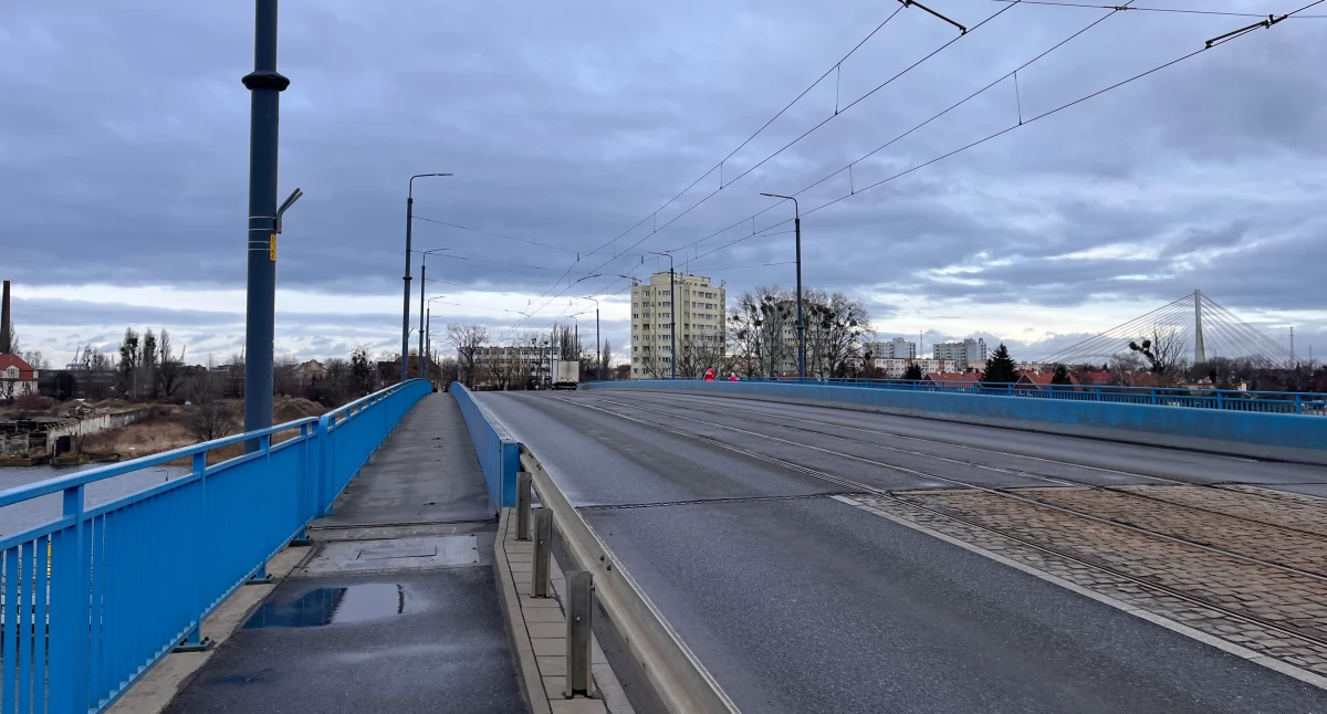 Piesi i rowerzyści wrócą na Most Siennicki za kilka miesięcy. Jest decyzja