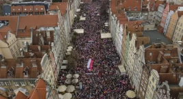 Parada Niepodległości przeszła przez Gdańsk. Zobacz, jak świętowali mieszkańcy [ZDJĘCIA]