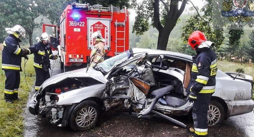 Uwaga kierowcy! Groźny wypadek na drodze powiatowej między Nieborowem, a Bolimowem 