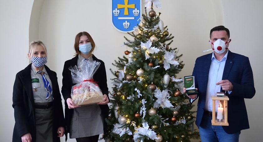 Betlejemskie Światło Pokoju już w Urzędzie Miasta 