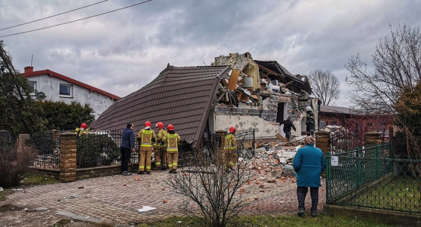 Wybuch gazu w domu jednorodzinnym - tragiczne popołudnie w Mokrej Prawej