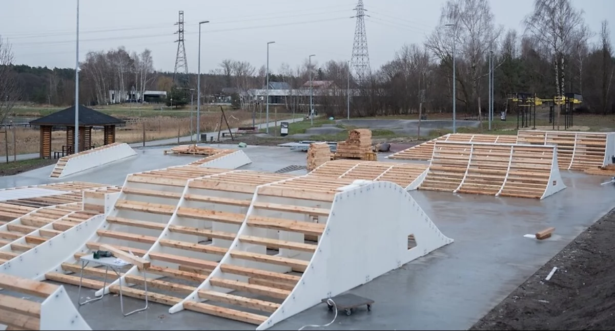Skatepark w Skierniewicach – nowoczesna przestrzeń dla pasjonatów sportów ekstremalnych