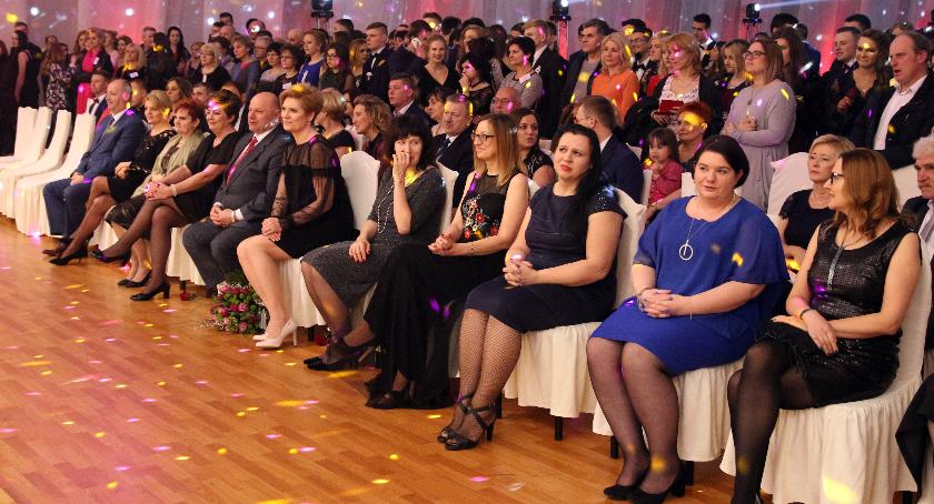 Skierniewice: studniówka uczniów Ekonomika [zdjęcia]