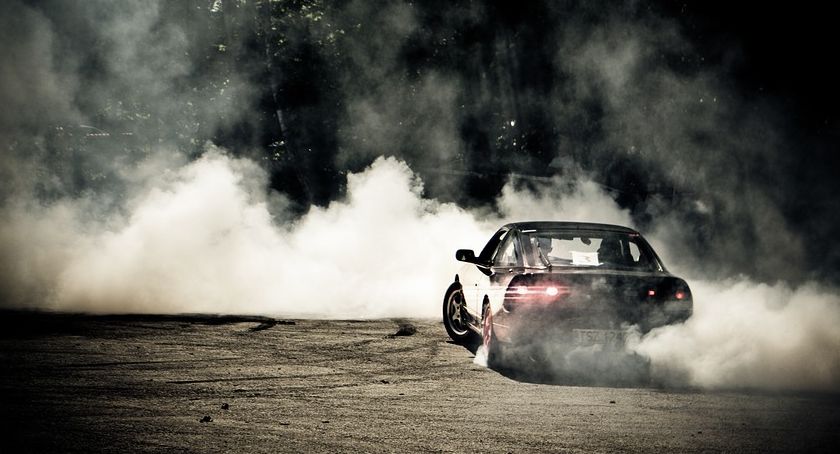 Mandat za nocne driftowanie
