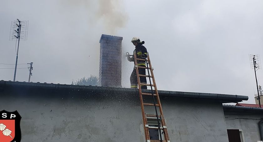 Pożar sadzy w kominie w miejscowości Bolimów