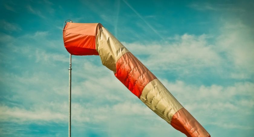 Uwaga wraca porywisty wiatr! IMGW wydało ostrzeżenie