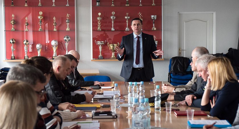 Posiedzenie w Centrum Zarządzania Kryzysowego w sprawie koronawirusa