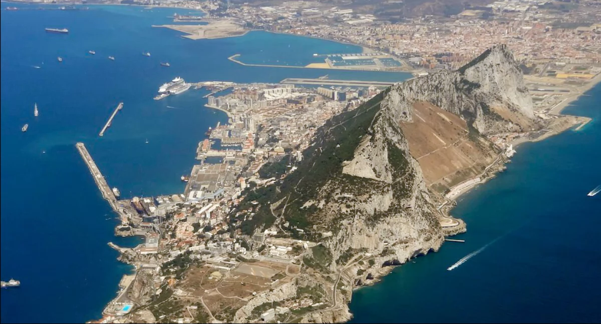 Kùńc kòntrolów na lądowi grańcë Gibraltaru ze Szpańską