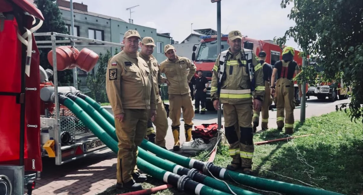 Zëława i Pòwislé zalóné, stolëca sã òbarniła, pòmòc cygnãła z całëch Kaszub