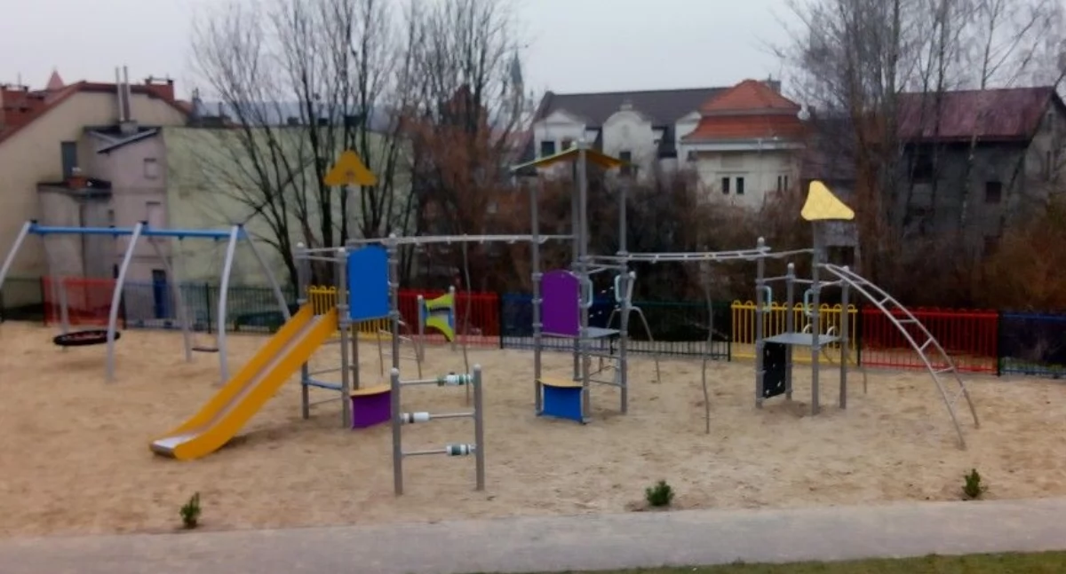 Òtruł dzecë na kòlonie, nalezlë gò w pubie