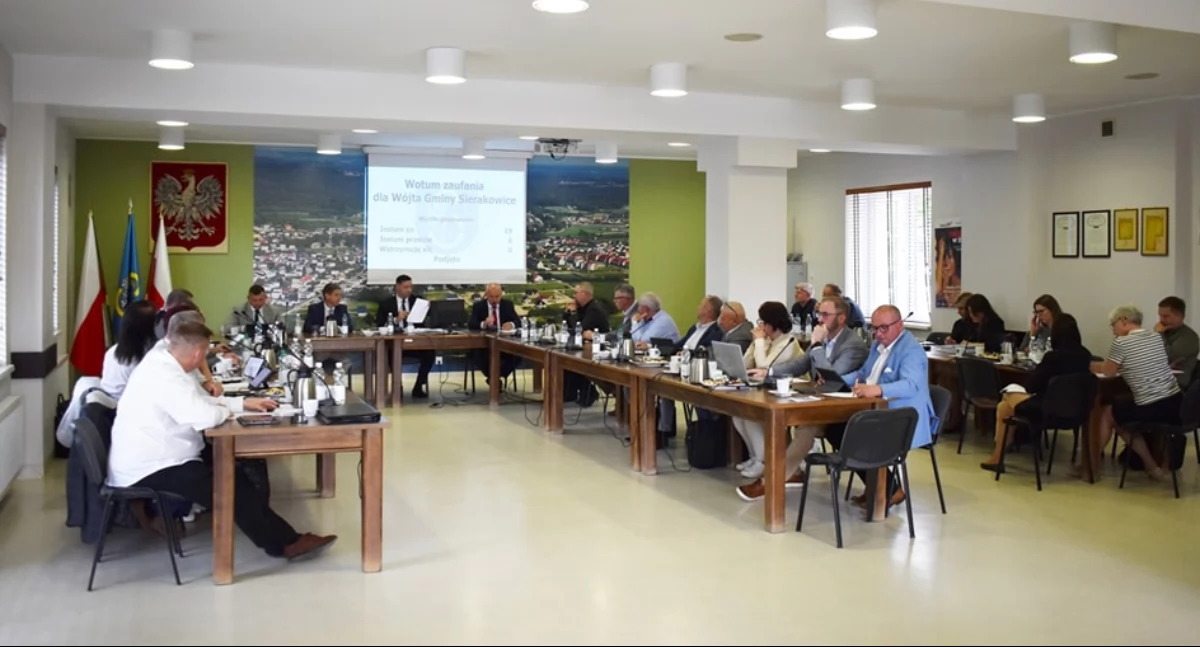 Ùchwôlënk w sprawie przëznaniô Serakòjcóm statusu miasta przëjimniãti