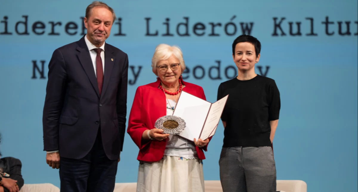 Nôdgrodë Tédorë rozdóné drëdżi rôz