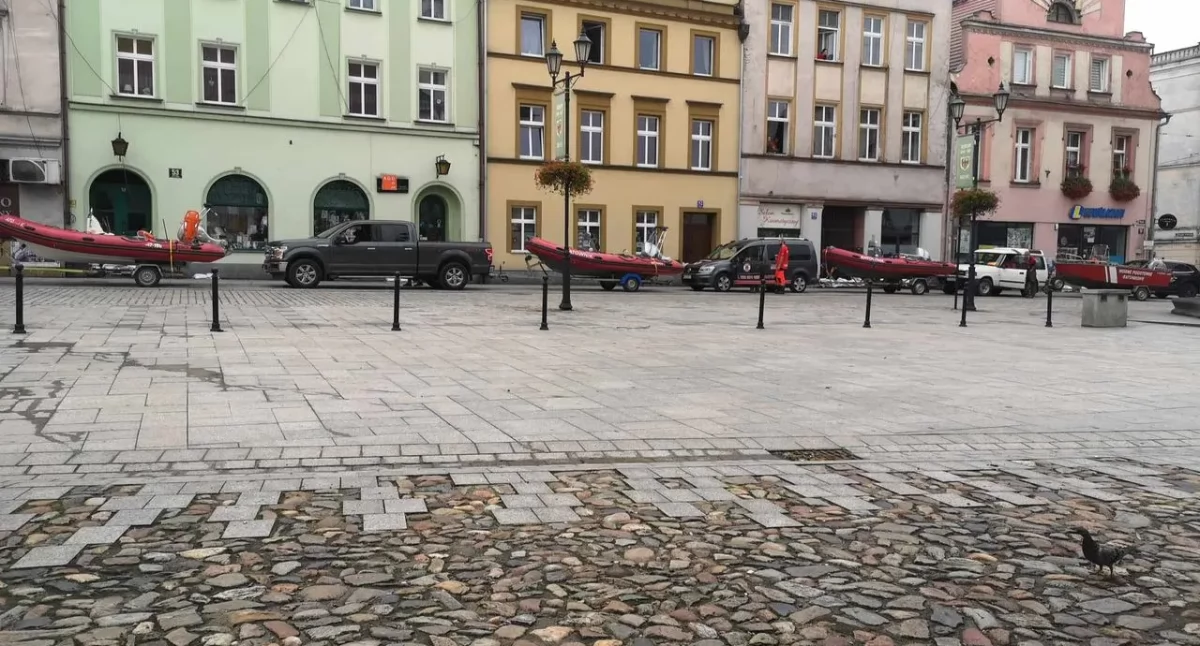 Ratownicy Wodnego Pogotowia Ratunkowego Oddział Żywiec w akcji: Pomoc w opanowaniu powodzi na Dolnym Śląsku
