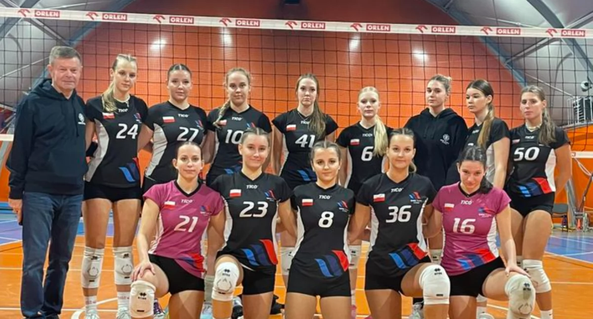TS Stal Śrubiarnia / SMS Żywiec - Piłka Siatkowa: Młode Talenty Imponują w Meczu z BKS Stal Bielsko-Biała, Pomimo Przegranej 1:3