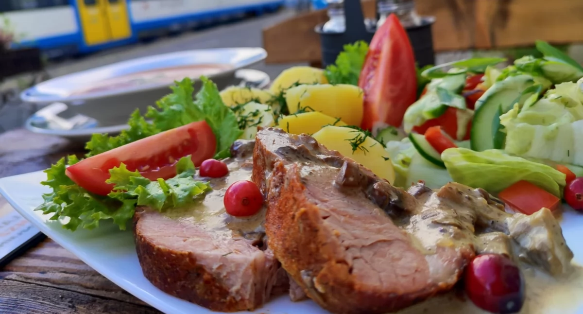 Zestawy obiadowe w Restauracji Dworcowej