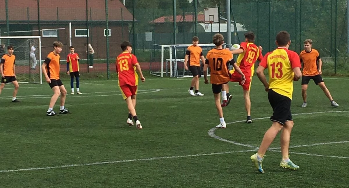Sukcesy sportowe uczniów Szkoły Podstawowej im. Mikołaja Kopernika - wyniki turniejów i gratulacje dla zawodników, nauczycieli wspierających. Krótka relacja z zakończonych zawodów