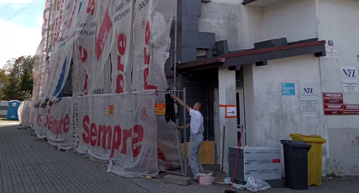 Termomodernizacja budynku komunalnego w Łękawicy - efektywność energetyczna i ochrona środowiska.