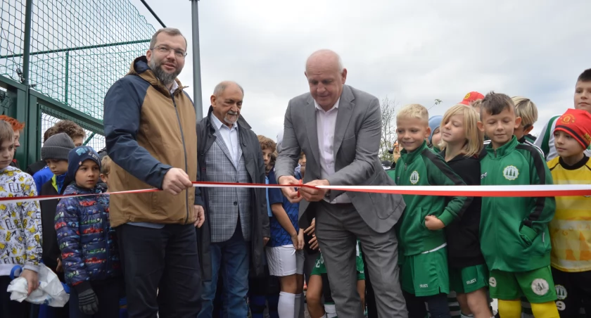 Otwarcie Nowoczesnego Kompleksu Sportowo-Rekreacyjnego w Żywcu - Patronat Starostwa Powiatowego. Burmistrz i Starosta otworzyli obiekt w obecności lokalnych władz i gości specjalnych, w tym posła na Sejm RP. Atrakcje dla mieszkańców