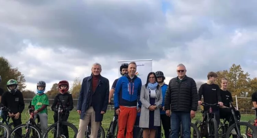 Powiatowy Szkolny Związek Sportowy w Żywcu - Zawody MTB dla Młodzieży Szkolnej | Wyniki, Podium i Klasyfikacja Szkół - Relacja z Inauguracyjnego Wydarzenia