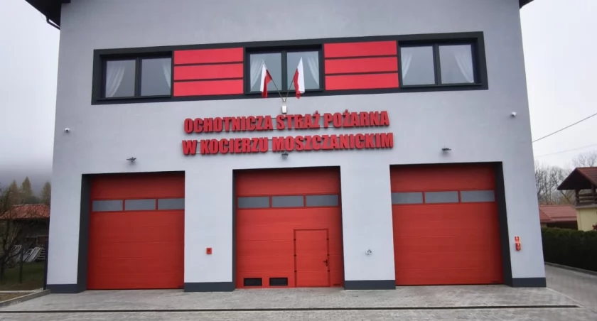 Nowa Remiza Strażacka w Kocierzu Moszczanickim  Symbol Zaangażowania i Wspólnoty .