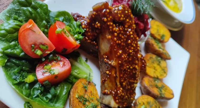 Wyjątkowe Obiadki w Restauracji Dworcowa - Domowe Mielone i Rozpływające się Żeberka | Menu i Ceny - Restauracja Dworcowa
