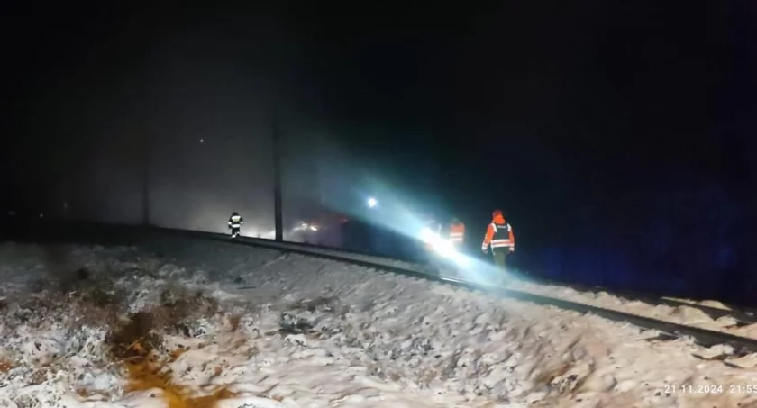 LALIKI: Mężczyzna przygnieciony przez maszynę na remontowanej linii kolejowej w Lalikach 