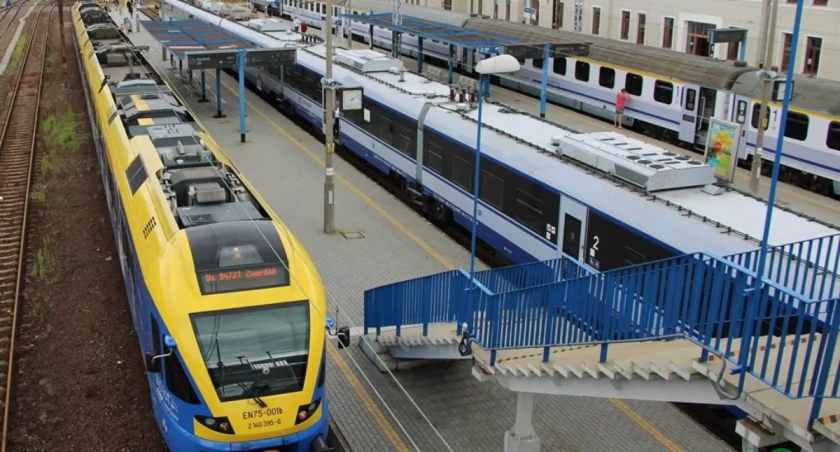 Powrót pociągów na trasie Żywiec – Zwardoń ponownie opóźniony – nowy termin: 13 grudnia