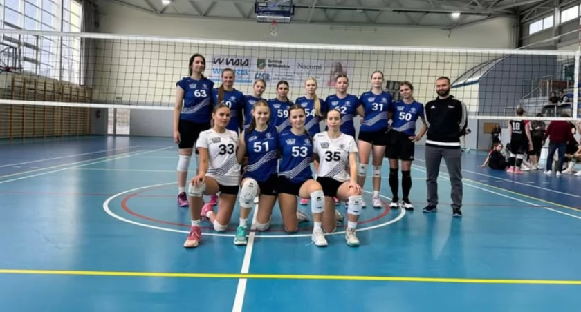 Zacięta rywalizacja w meczu GLKS NACOMI Wilkowice - TS Stal Śrubiarnia/SMS Żywiec: Goście zwyciężają 3:1