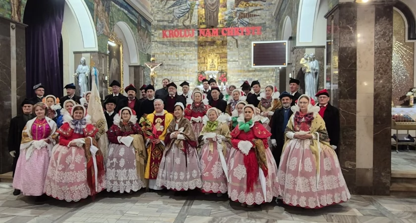 Odpust w Parafii Żywiec Sporysz: Tradycja i Kultura - Centrum Uroczystości, Obchody, Stroje Żywieckie, Wspólnota, Dziedzictwo Żywiecczyzny