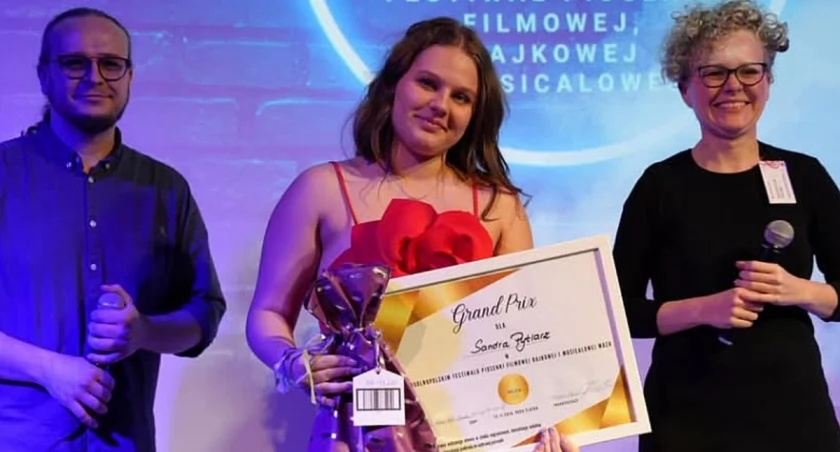 Sandra Pytlarz z ZSM-E w Żywcu zdobywa GRAND PRIX na festiwalu MUZA