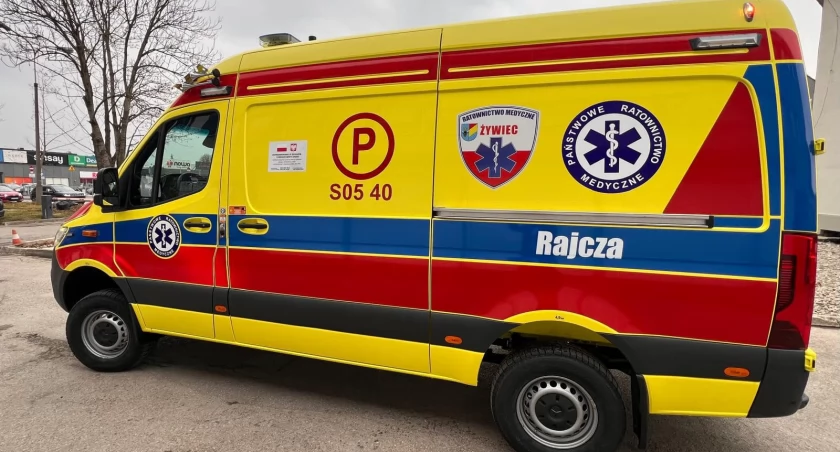 Nowoczesny ambulans dla ratownictwa medycznego w Żywcu - nowy ambulans z Funduszu Medycznego, wyposażenie, znaczenie dla społeczności, plany wdrożenia