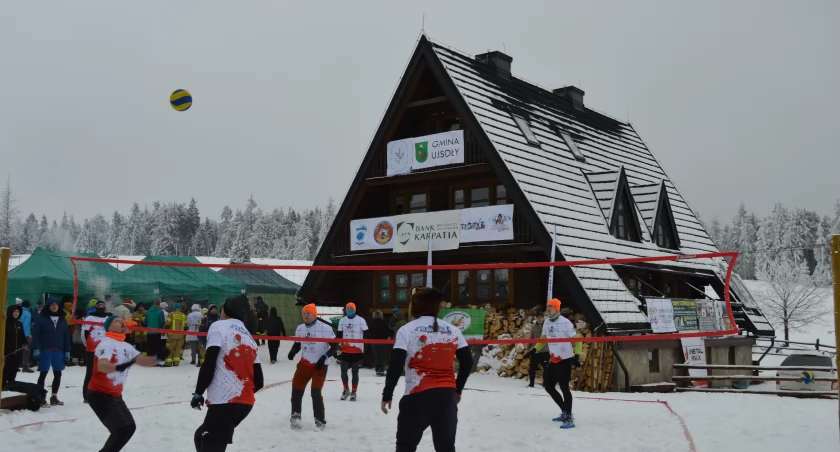 Krawcula Winter Cup 2024  Święto sportu i tradycji | Wyniki, emocje i lokalna kuchnia - relacja z wydarzenia