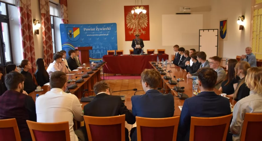 II Sesja Młodzieżowej Rady Powiatu w Żywcu – zapowiedź ważnych działań młodych radnych