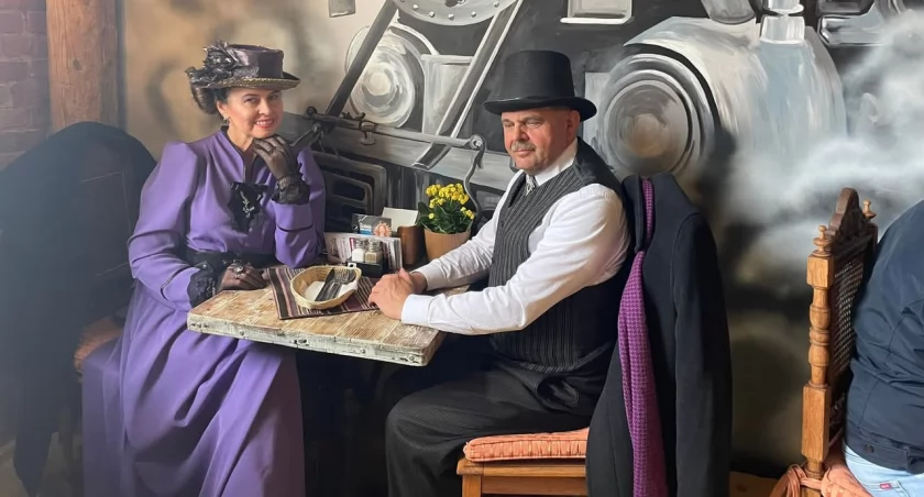 Restauracja Dworcowa  - wybitny lokal w zabytkowym budynku.