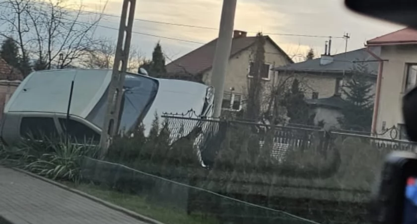 Groźny wypadek w gminie Lipowa - w Leśnej kierowca stracił panowanie nad pojazdem!
