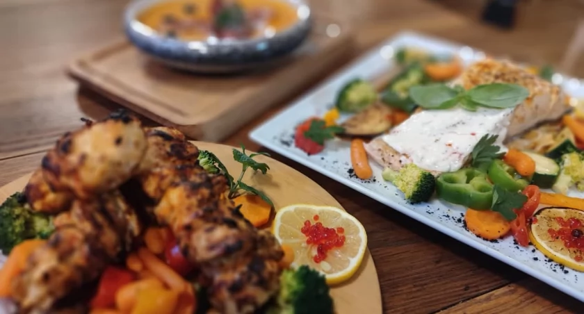 Weekend Grecki w restauracji Dworcowa! Wybierz się na obiad pełen słońca! 